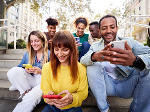 Online vs. Offline: How to Find the Perfect Social Balance