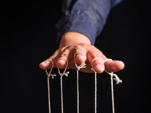 How to Spot Manipulation Before It Strikes