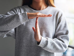 How to Use the Power of Pausing to Navigate Difficult Situations